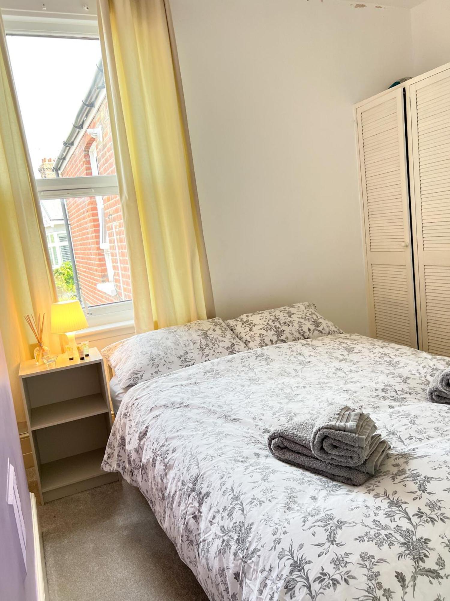 Welcome 2 Bedrooms Flat In Wimbledon London Eksteriør billede