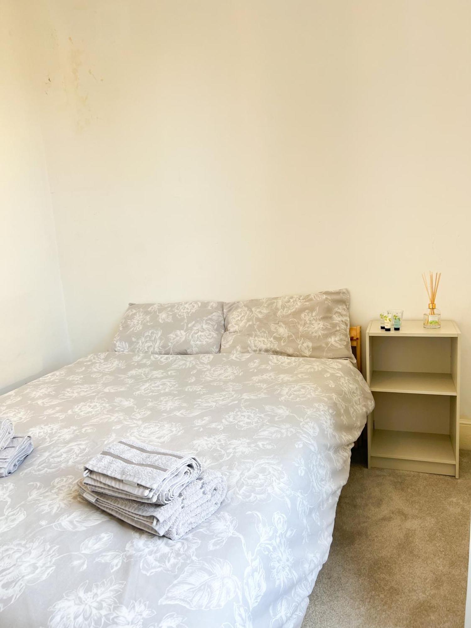 Welcome 2 Bedrooms Flat In Wimbledon London Eksteriør billede